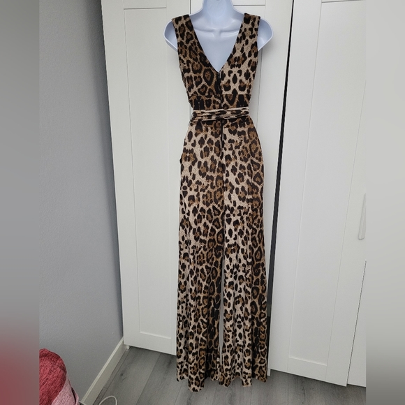 NWOT Rare Unique Vintage Sleeveless Knit Leopard Print Montgomery Jumpsuit - Picture 10 of 14